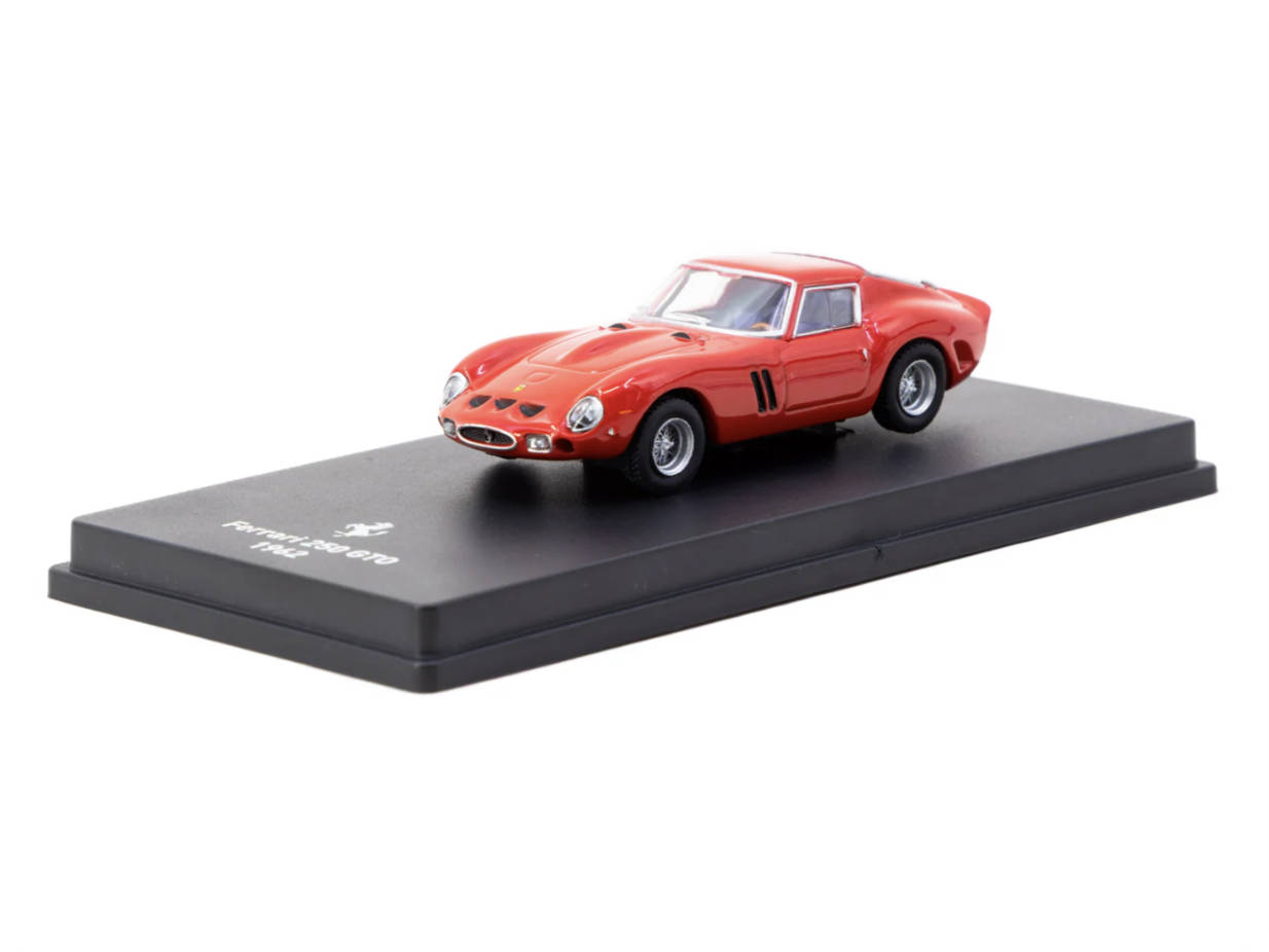 Car in Magazine CENTAURIA IXO  – Die Cast Car 1 64 recenzja i cena